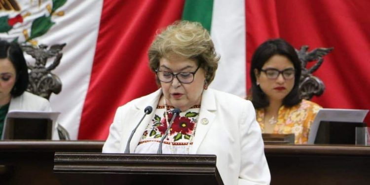 Busca María de la Luz Núñez, reactivar y democratizar el Parlamento de Mujeres