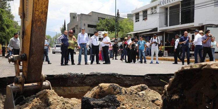 Instruye Alfonso Martínez reparación inmediata de puente en Siervo de la Nación