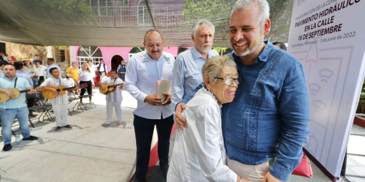 Bedolla recupera presencia de gobierno en municipios que controlaba la delincuencia