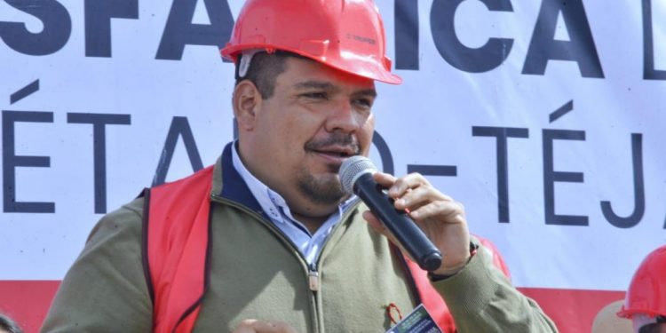 Rehabilita Gobierno de Tarímbaro carretera sin mantenimiento desde hace casi 20 años