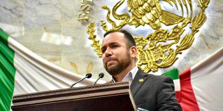 Exhorta Reyes Galindo a ayuntamientos y al Concejo Mayor de Cherán, a actualizar programas de Protección Civil