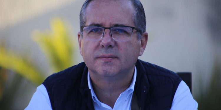 Llama Enrique Godínez a revisar estrategia de seguridad en Michoacán