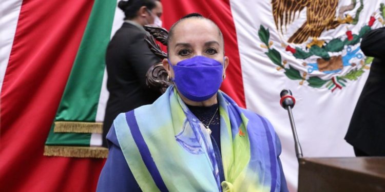 Ejecutivo debe explicar qué ha pasado con la federalización de nómina educativa: Julieta Gallardo