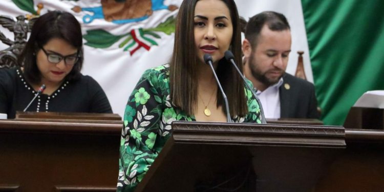 Derecho de menores al adecuado desarrollo de su personalidad debe garantizarse por Ley: Gloria Tapia