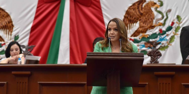 Propone Andrea Villanueva una nueva Ley de Entrega Recepción para Michoacán