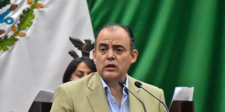 Necesario transparentar adeudo de 1,800 millones de pesos, de participaciones de Michoacán con el IMSS: Dip. Baltazar Gaona