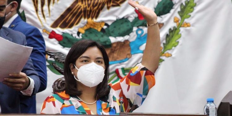 Necesario regular publicidad electoral en transporte público: Eréndira Isauro