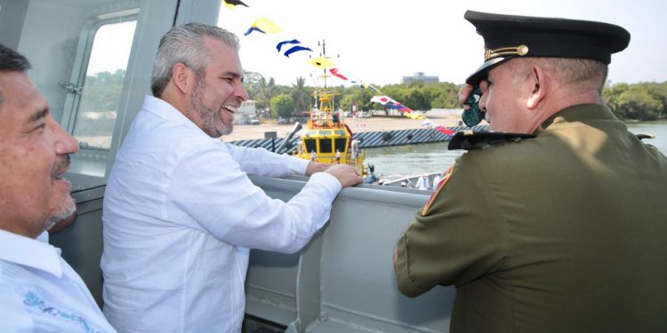 Conmemora Bedolla Día de la Marina Nacional