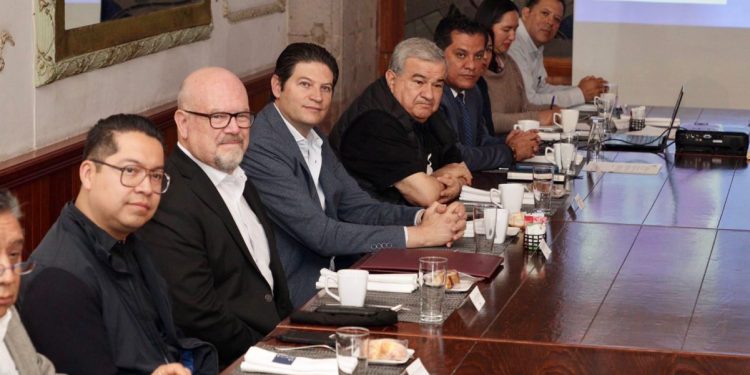 Refrenda Alfonso Martínez, respeto a diferentes credos y religiones