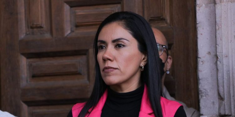 Necesario que padres de familia participen en educación de hijos y que la ley lo considere: Fanny Arreola