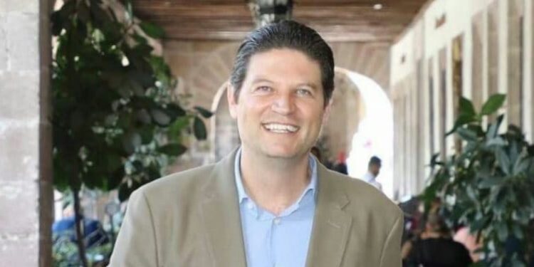 Se debe valorar y analizar la puesta en marcha de parquímetros: Alfonso Martínez