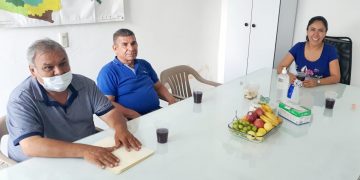 Fanny Arreola se reúne con transportistas de Apatzingán