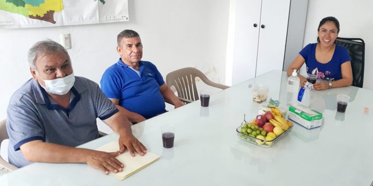 Fanny Arreola se reúne con transportistas de Apatzingán