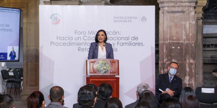 Imparcialidad e igualdad en juzgados, tareas pendientes en México: Adriana Hernández