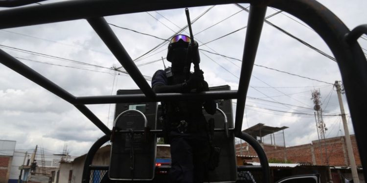 Por delitos contra la salud, SSP y Policía Municipal detienen a uno en Zamora