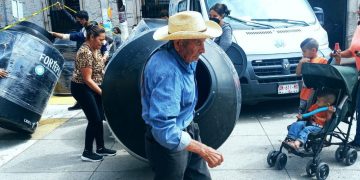 Entregó Gobierno de Tarímbaro 100 tinacos subsidiados al 50%