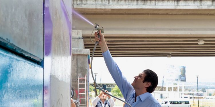 Continúa Gobierno Municipal con mejora de imagen de puentes vehiculares