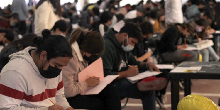 Histórica, aplicación de CENEVAL para normales; por primera vez resultados no se negocian: Ávila González