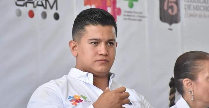 Desde todas las trincheras se debe combatir discriminación y violencia: Víctor Zurita