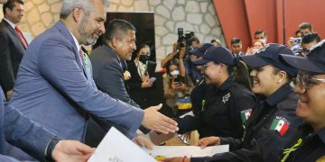 Presenta Bedolla a la Policía Turística especializada