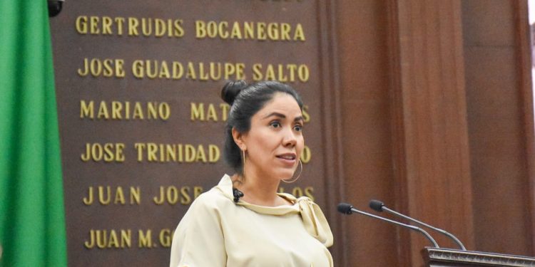 Aprueba Congreso reforma impulsada por Fanny Arreola en pro de padres de familia e hijos