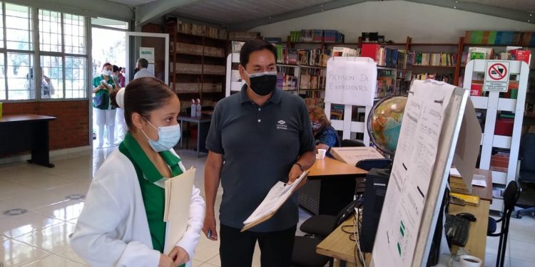 Primera generación de Enfermería General del Conalep inicia su servicio social