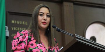 Municipios y fraccionadores deben cumplir y dar certeza a los compradores de vivienda sobre su patrimonio: Mónica Valdez