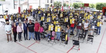 Beneficia Julieta Gallardo a mil 500 familias con mochilas aspersoras en Distrito de Puruándiro