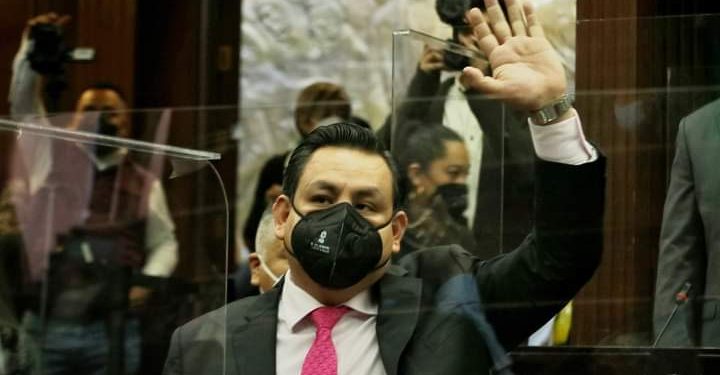 Federación no debe escatimar apoyos a Michoacán: Víctor Manríquez