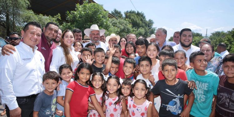 Supervisa Bedolla obras de inversión Faeispum de 7.4 mdp en Parácuaro