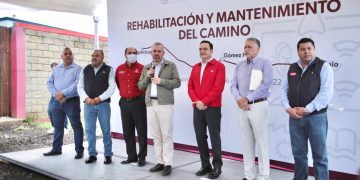 Arranca Bedolla rehabilitación de tramo carretero en Tangancícuaro