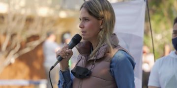 Daniela de los Santos pide que las actas de nacimiento se entreguen en hospitales y centros de salud al momento de nacer