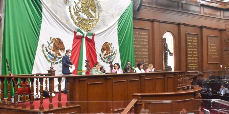 Prohibir o restringir la lactancia materna en espacios públicos, será discriminación: 75 Legislatura