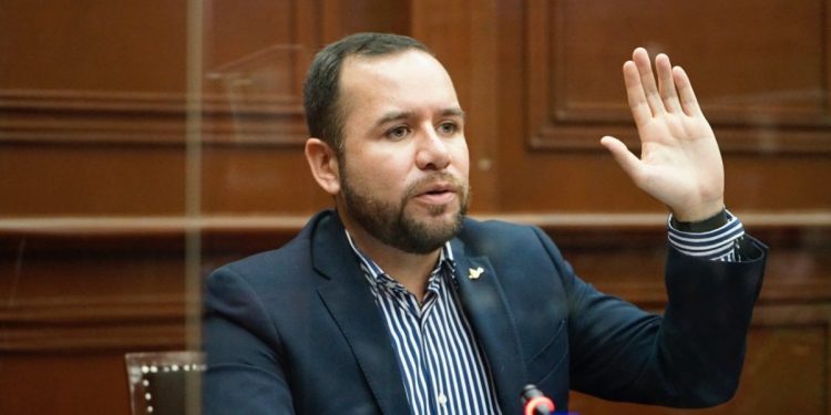 Propone Reyes Galindo actualización de Ley de Arancel de Abogados en Michoacán