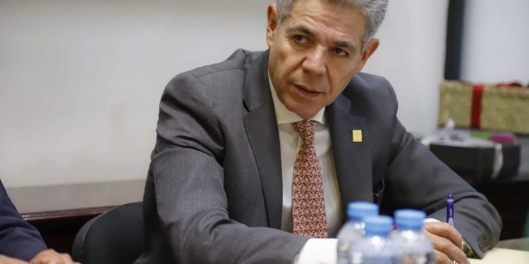 Refinanciamiento con Caja de Cristal para transparentar: Hernández Peña