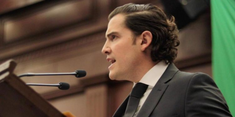 Con la primera ley en el país para prevenir y erradicar el feminicidio, David Cortés marca precedente a nivel nacional