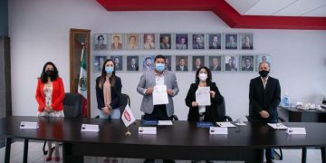 Signa CMIC y UNICLA Convenio por la preparación académica