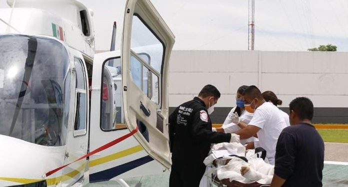 En código urgente, SSP brinda apoyo aéreo para trasladar a paciente de Huetamo a Charo