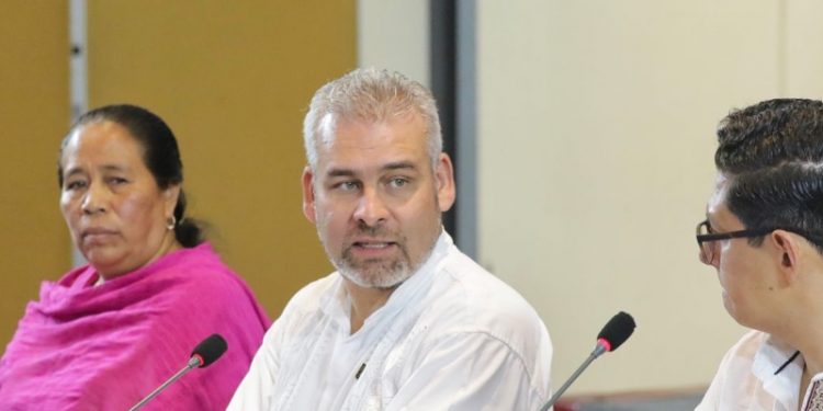 Instala Bedolla Consejo Estatal de las Artesanías