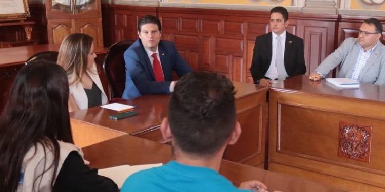 Alfonso Martínez sumará esfuerzos por la niñez con UNICEF