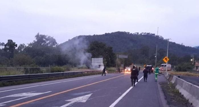 Guardia Civil mantiene despejadas carreteras en Michoacán