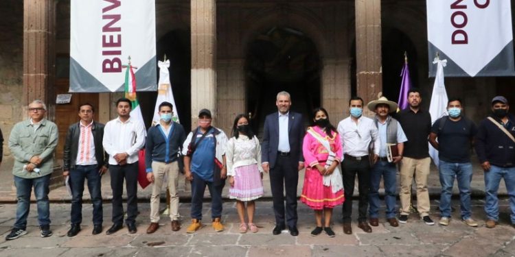 Bedolla restablece relación de Gobierno del Estado con pueblos mazahuas