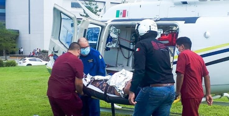 De manera exitosa, SSP traslada vía aérea a paciente con complicaciones de salud