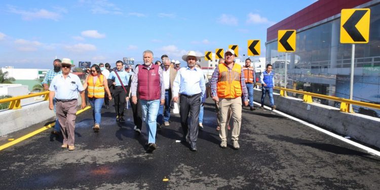 Bedolla abre a la circulación el viaducto elevado del distribuidor vial Salida a Mil Cumbres