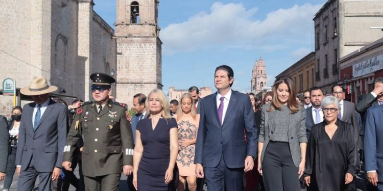 Con recorrido en Bando Solemne, Alfonso Martínez da inicio a los festejos del mes patrio