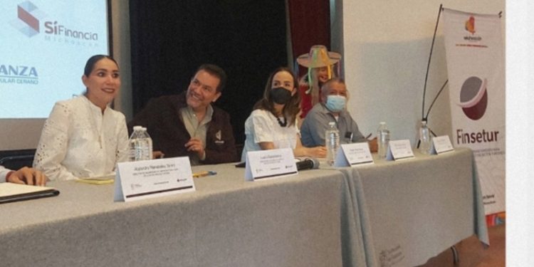 Entregan Sectur y Sí Financia créditos FINSETUR