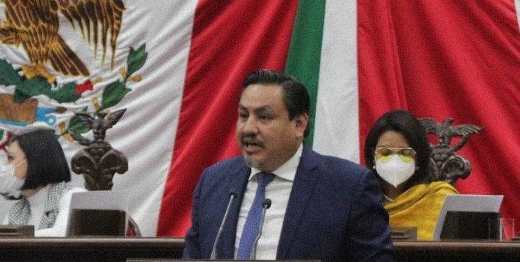 México resiente económicamente la obsesión presidencial por mega proyectos: Víctor Manríquez