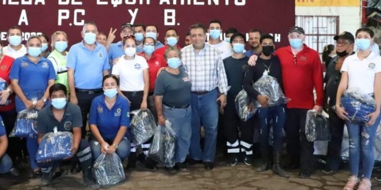 Cumple JLCL con PC y Bomberos