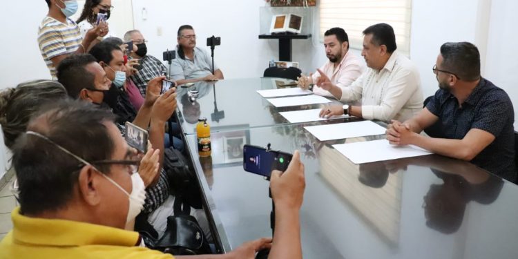 En Apatzingán gana Roberto Cruz Guízar y Gisela Martínez Aguilar.