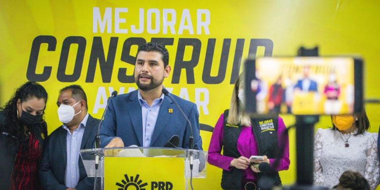 Los morenistas que señalaban la militarización como paso al fascismo, hoy pretenden hacerlo por decreto: PRD